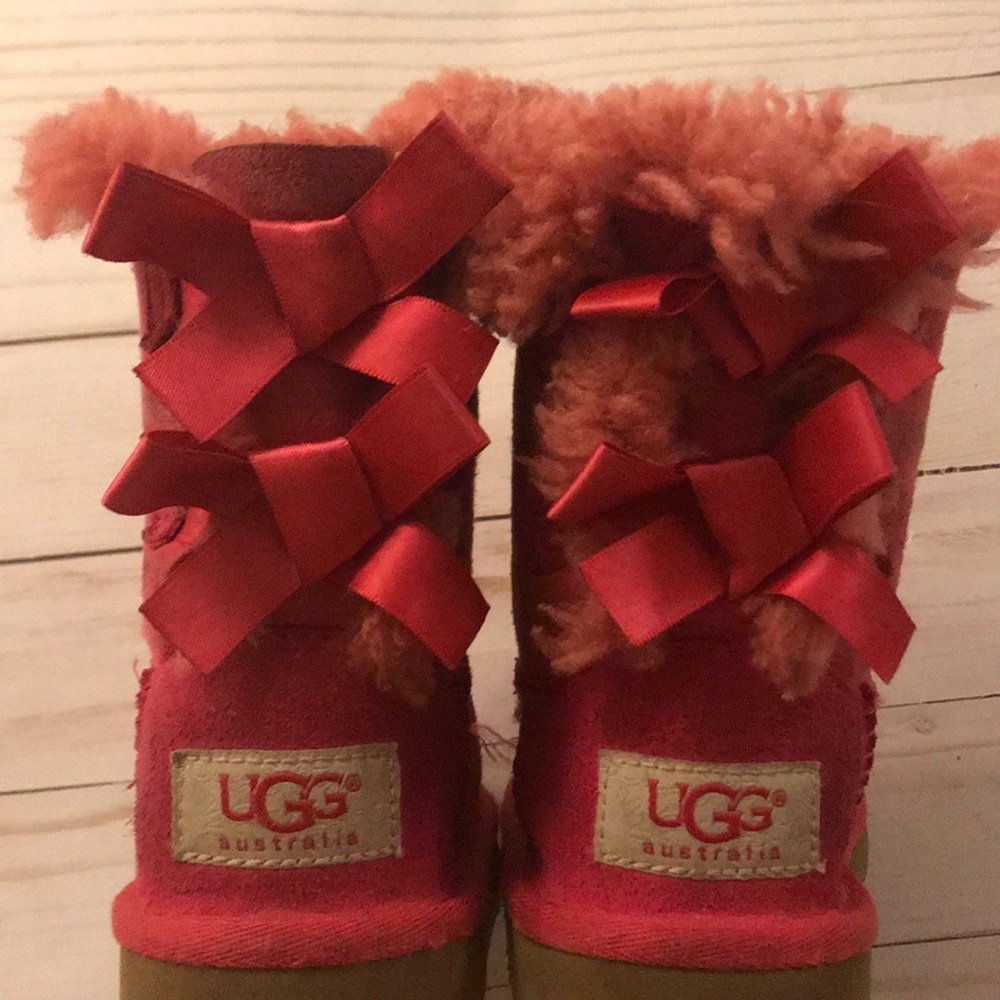 UGG Toddler Bailey Bow Pink Suede Boots Size 6 - Picture 2 of 4